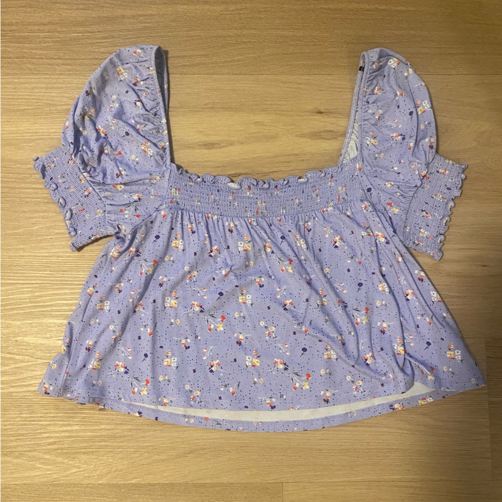 Forever 21 light blue floral pattern cotton top